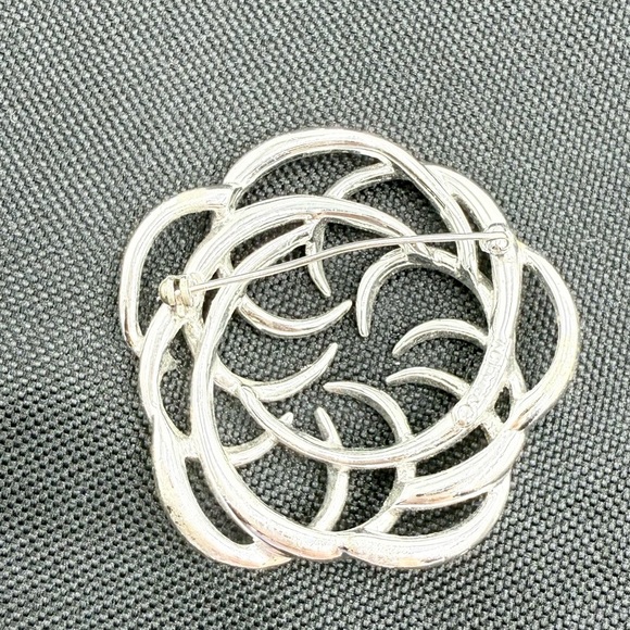 Vintage Sarah Coventry Textured Round Dome Swirl Silver tone Swirl Brooch Pin - Picture 7 of 7